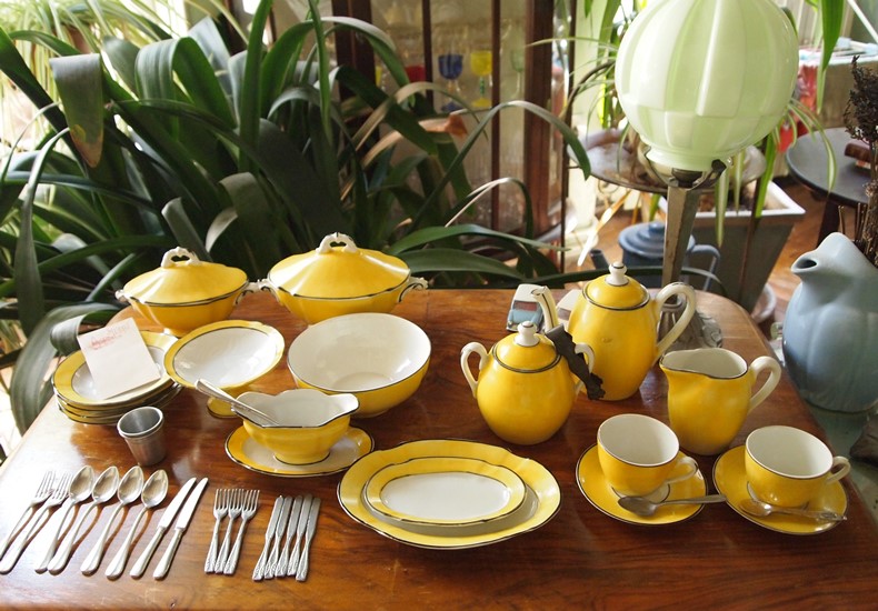 dinette アンチックドール用 19世紀の食器セット