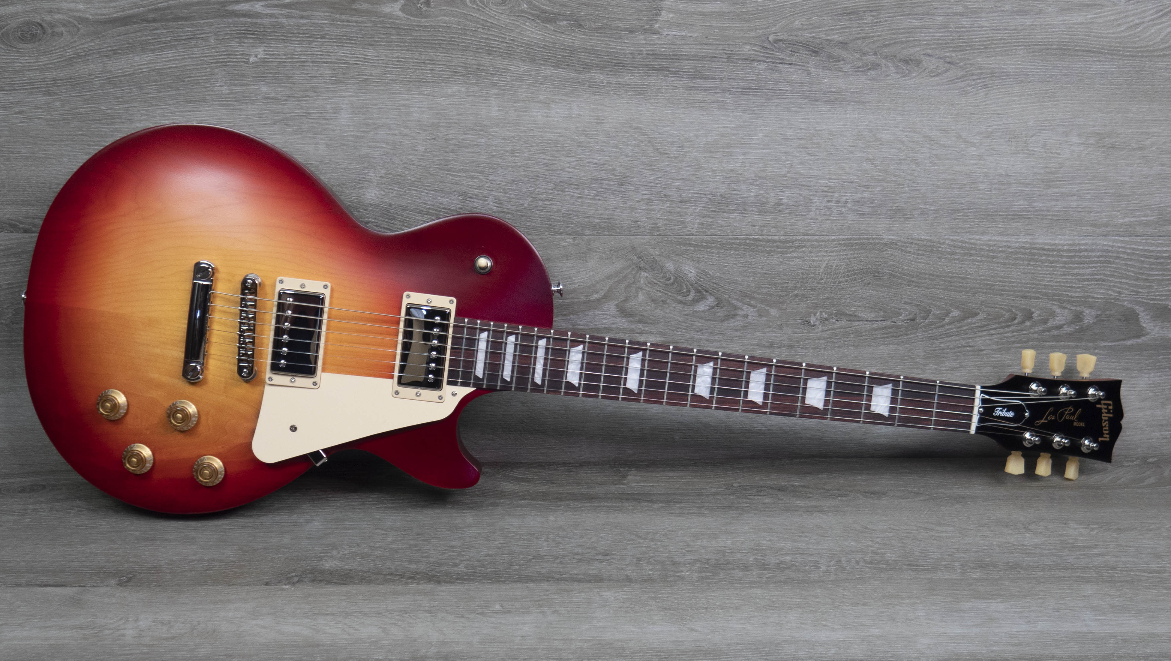 Gibson Les Paul Tribute Satin, Cherry Sunburst – A Strings