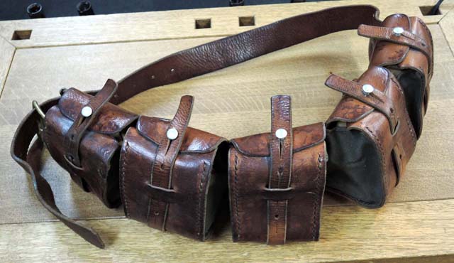 軍装品の中では確かにオシャレ スウェーデン軍バンダリア | Chicago Blog