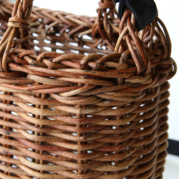 3wayで様々なコーディネートに活躍、ZUTTO別注あけびのかご