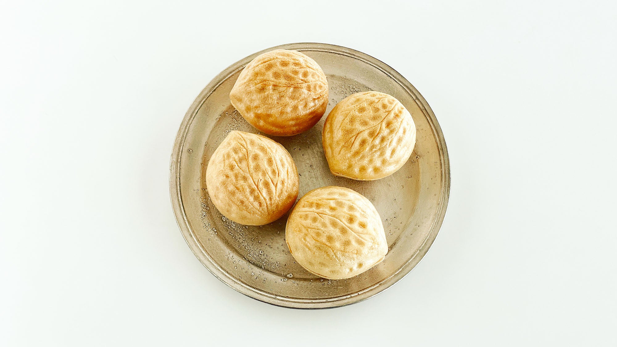 福田里香「銀彩の器にころがす、秋のくるみ菓子」私が器を使うなら vol