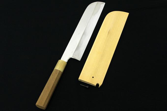 鎌型薄刃包丁 八寸半 水焼 本焼 両面富士刃紋 平鏡面 水牛朴八角柄