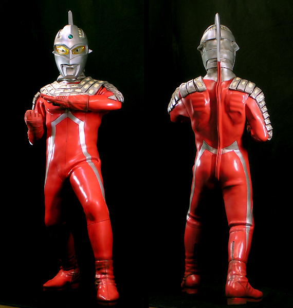 海洋堂】 ハイパーソフビ ウルトラセブン 完成品