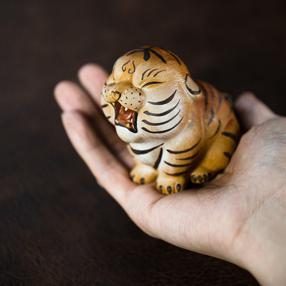 IwaiLoft 虎の置物 2022年の干支の寅の置物 虎 トラ 陶器 茶寵 手作り