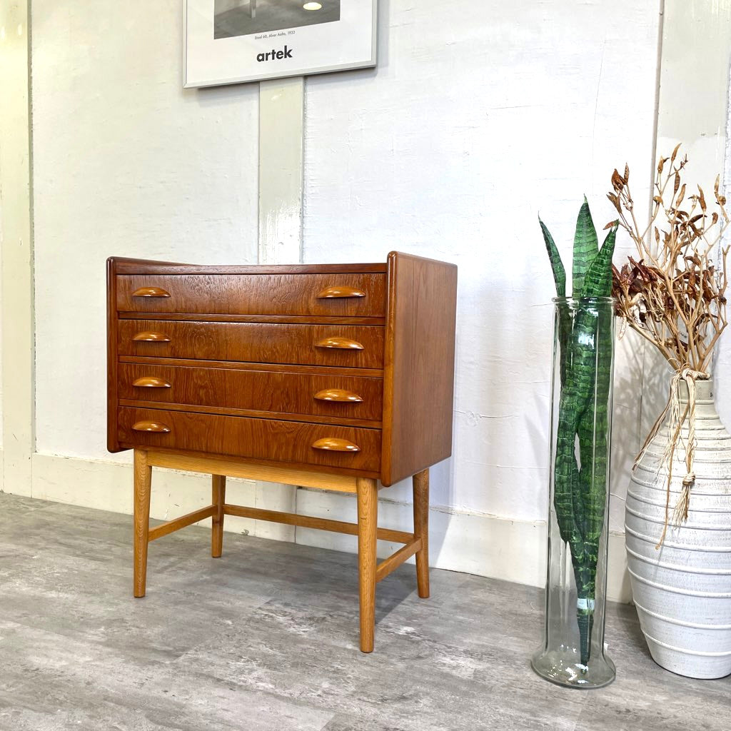 北欧デンマーク 4段ミニチェスト チーク材 ヴィンテージ 中古 小ぶり