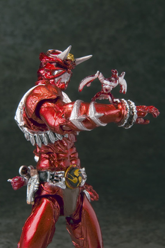 メディコム　1/6サイズ　仮面ライダー響鬼　紅 S.H.Figuarts（真骨彫製法） 仮面ライダー響鬼紅 | 魂ウェブ