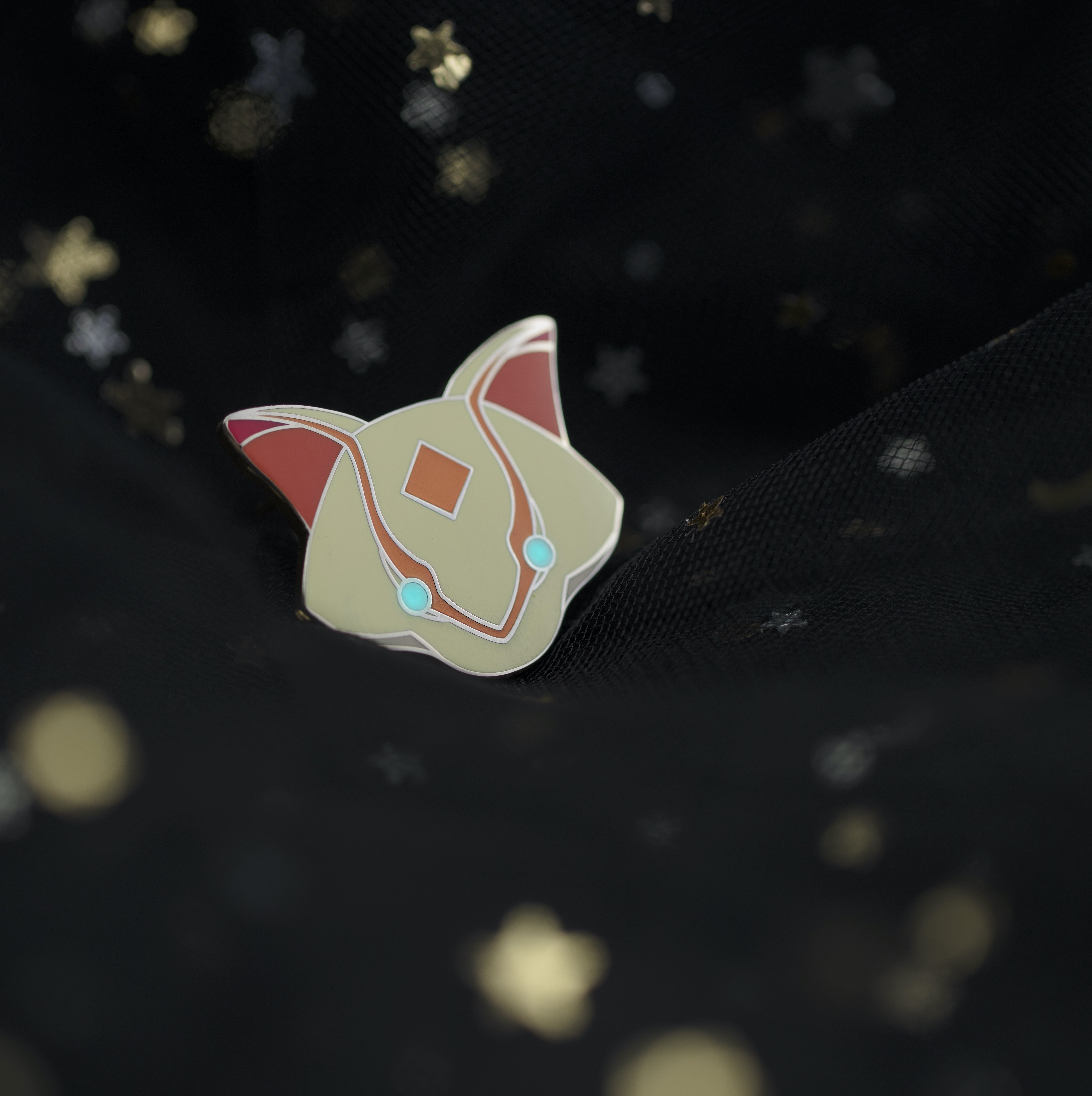 ピンバッジ イタチの仮面 – thatskyshop JP