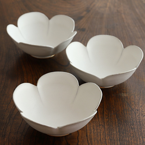 w3558 白花形小鉢(黒木泰等) | t's kitchen