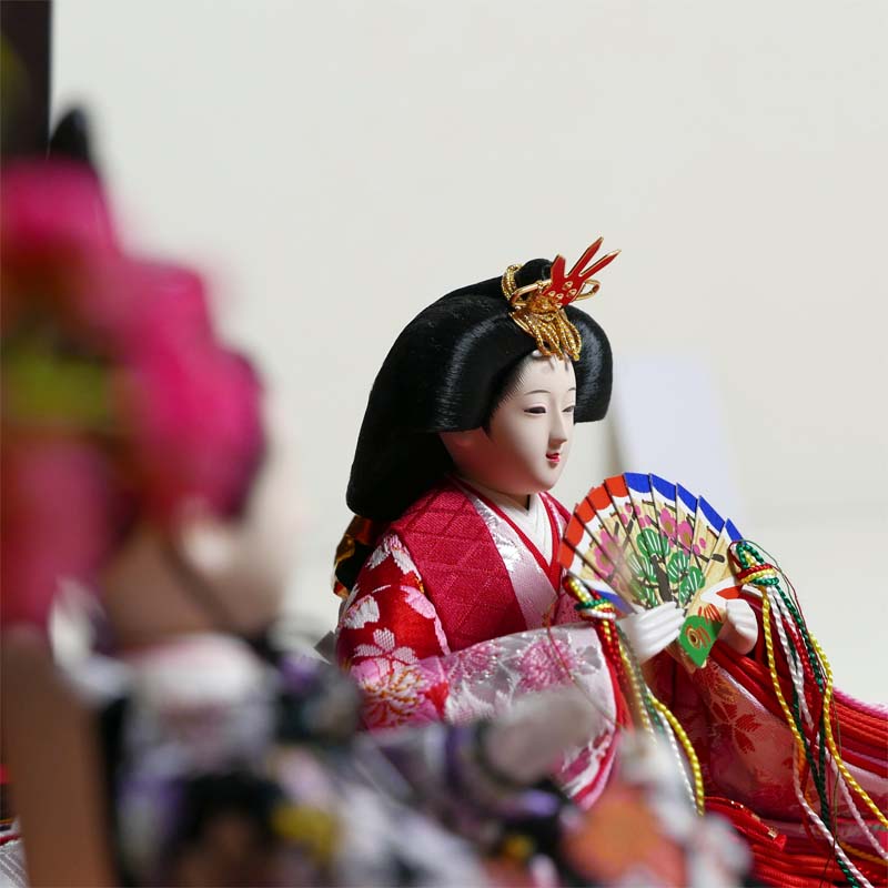 楽天市場】雛人形 お顔がかわいい親王の雛人形茶塗り屏風桃の木親王