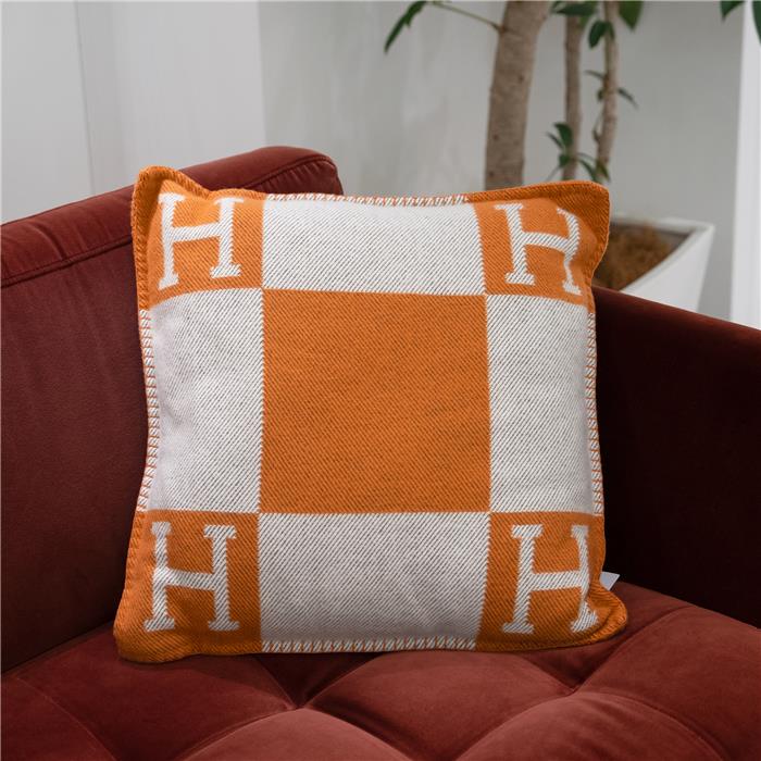 楽天市場】エルメス クッション アヴァロン PM エクリュ / ポティロン