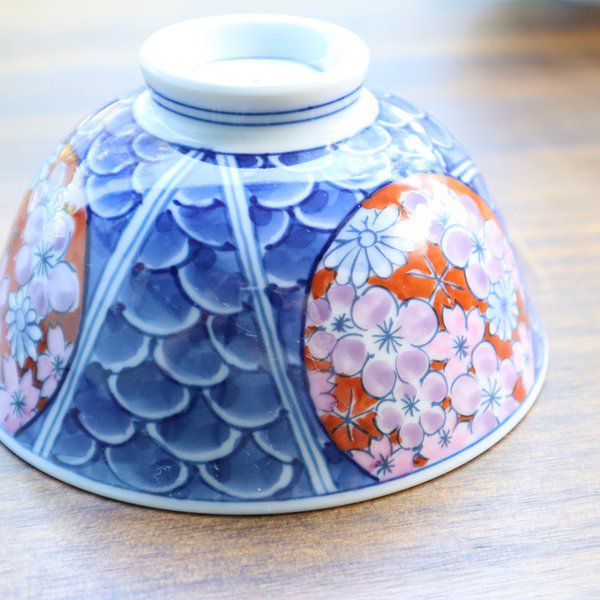 楽天市場】有田焼 お茶碗 青海波花絵（緑・赤） : 有田焼 器の華 まるふく