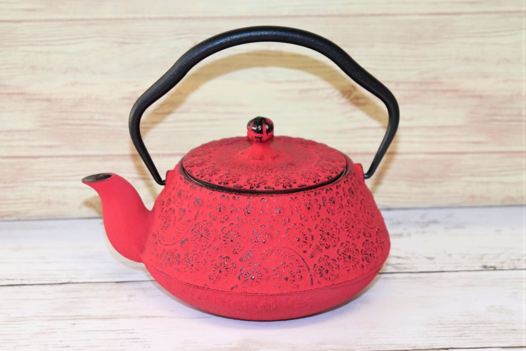 楽天市場】南部鉄器 鉄瓶 急須 腰張型桜 0.5L 赤 茶こし付 南部鉄瓶