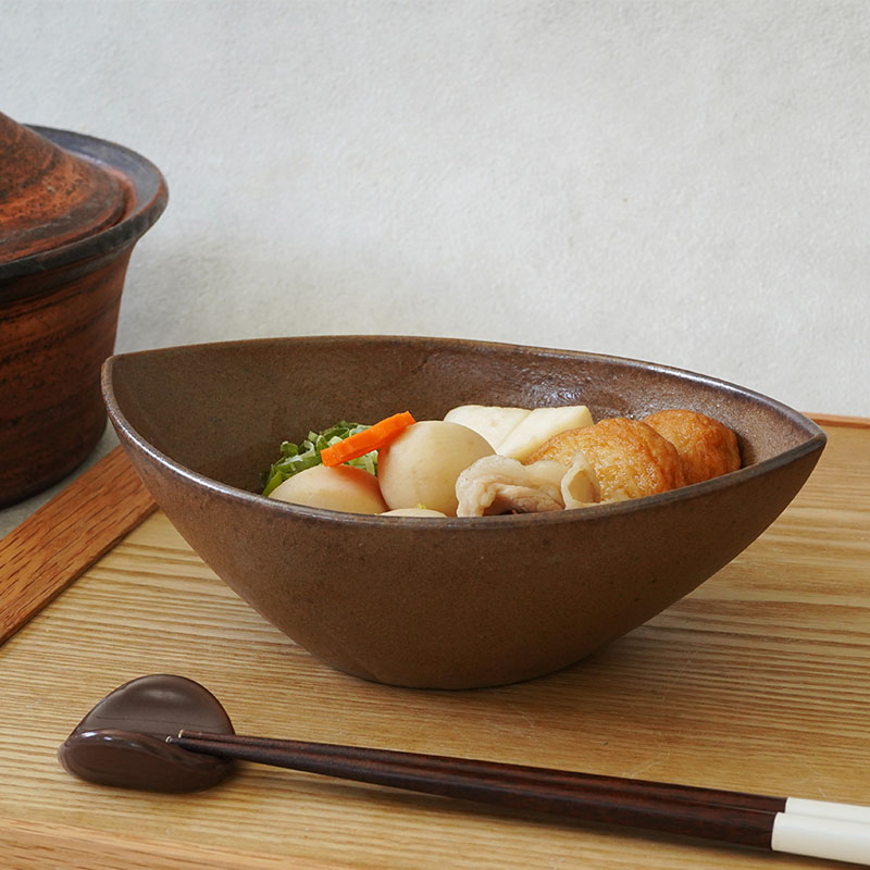 楽天市場】ボウル 18cm アーモンド形 陶器 アマレ 洋食器 和食器