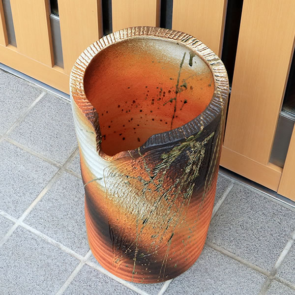 楽天市場】【38時間限定15%OFFクーポン配布中】信楽焼火色傘立て！玄関