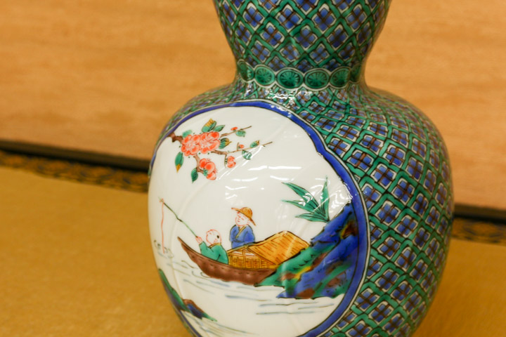 楽天市場】九谷焼 10号壺 色絵古九谷絵変り / 三ツ井為吉 | 桐箱入 壺