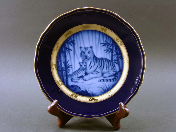 楽天市場】ノリタケ干支小皿「寅 (とら)」 (木製皿立て付) : わたしの器