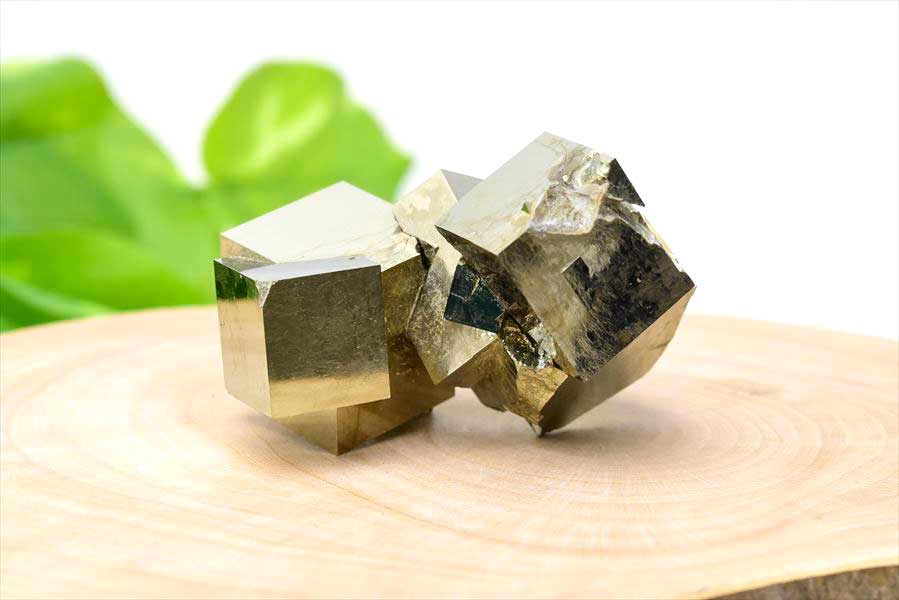 楽天市場】パイライト 結晶 キュービックパイライト 原石 クラスター