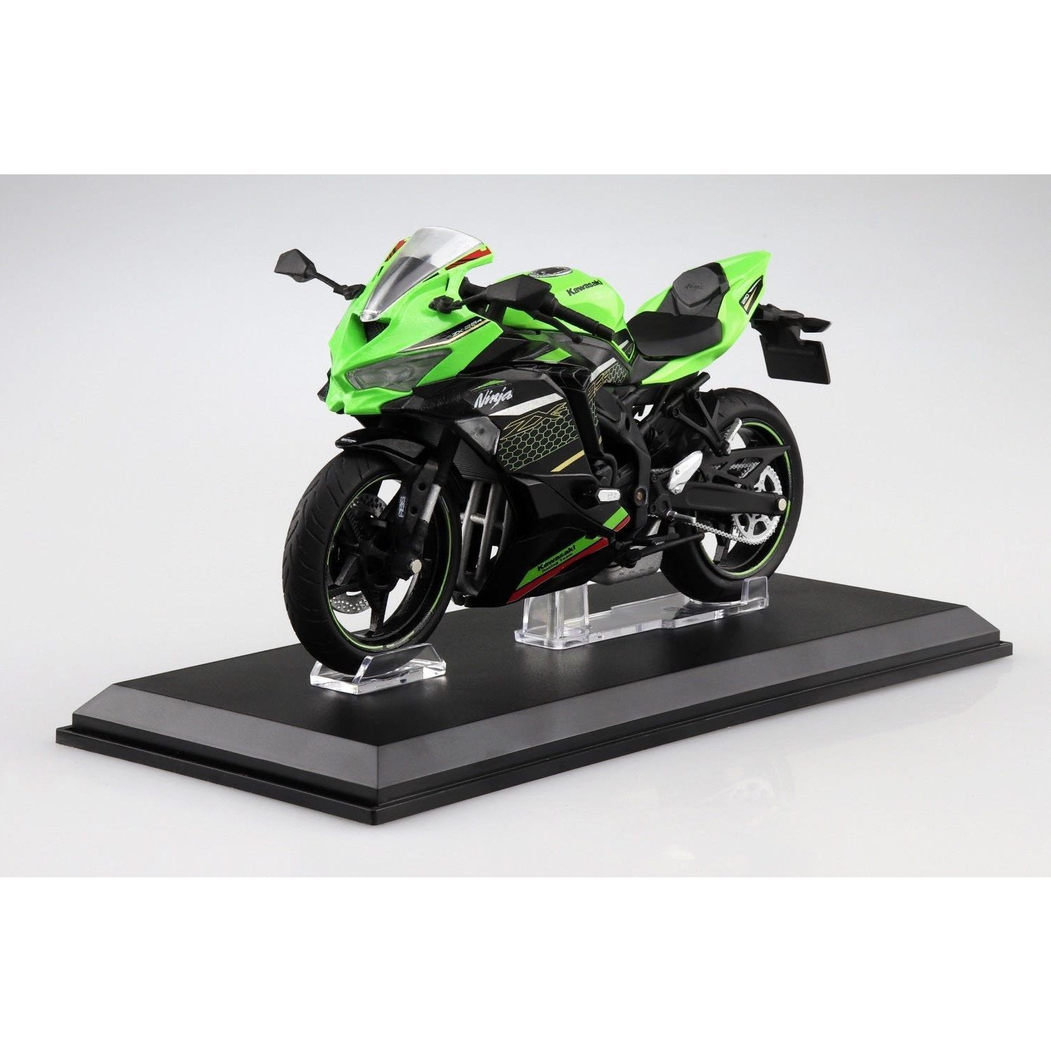 Aoshima 1/12 Finished Bike KAWASAKI NINJA ZX-25R LIME GREEN X