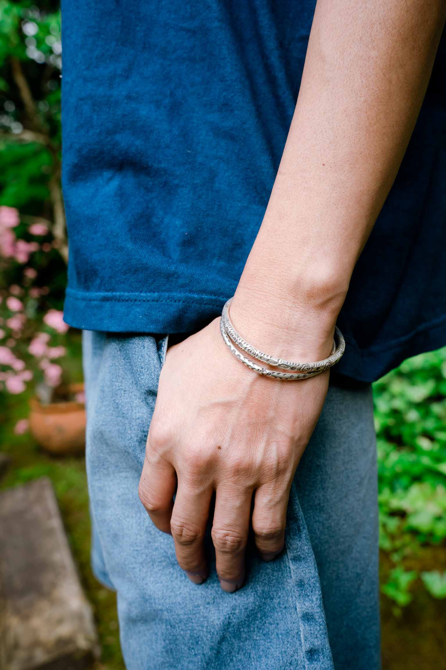 タイ北部の山岳に暮らすカレン族が制作したカレンシルバーバングル3