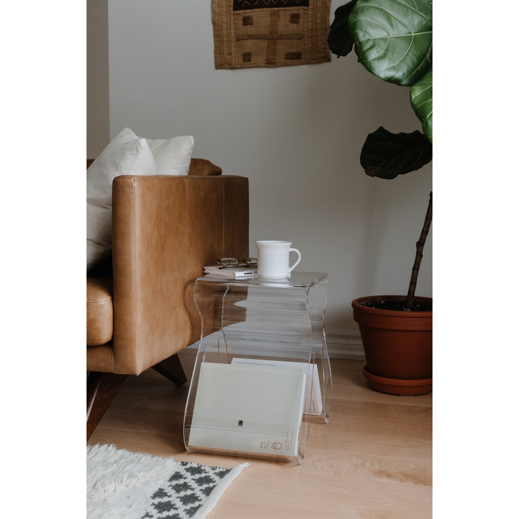 マジノ スツール/マガジンラック – Umbra® / アンブラ 日本公式サイト