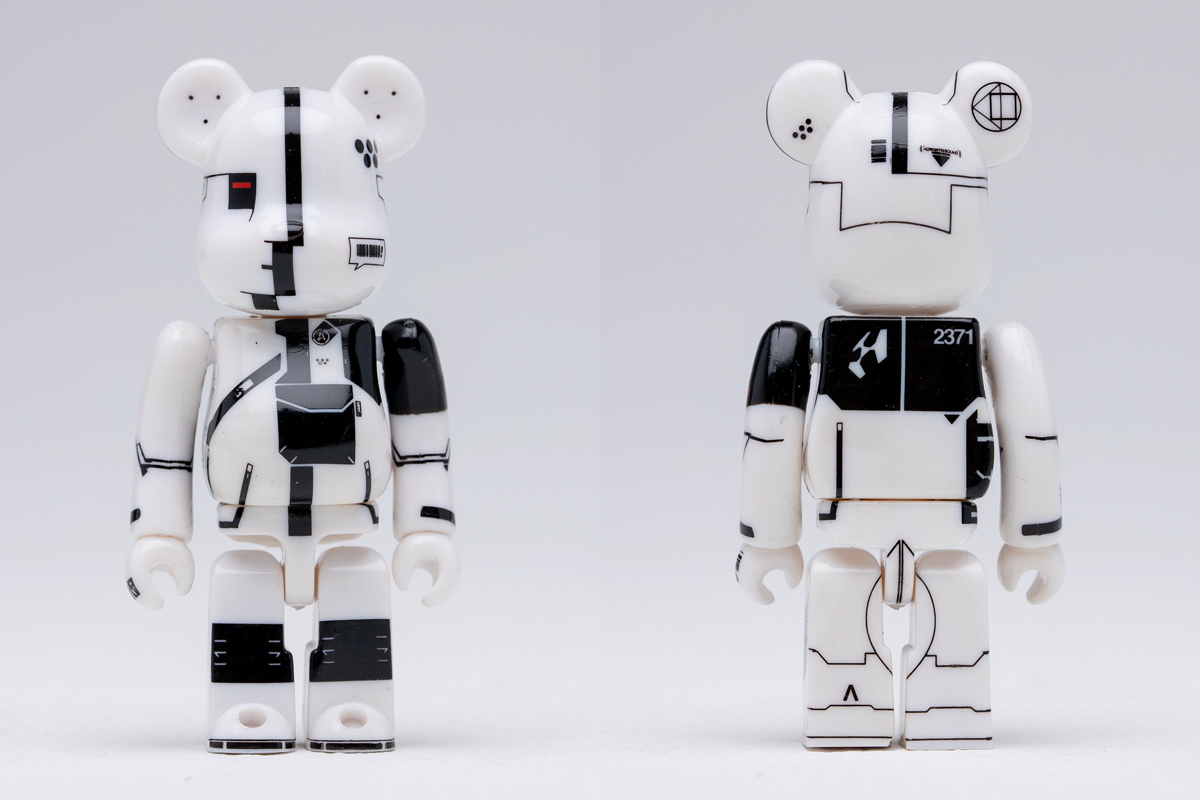 Item Showcase: Medicom Toy x ACRONYM® BE@RBRICK – unfold-shop