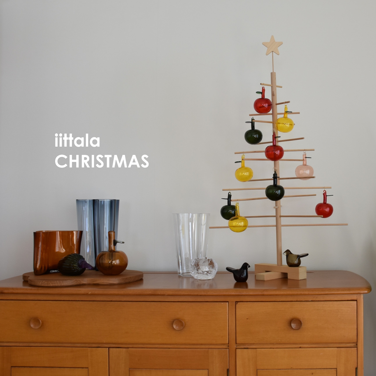 冬の模様替え】イッタラのガラスアップルとシエッポでツリーまわりの