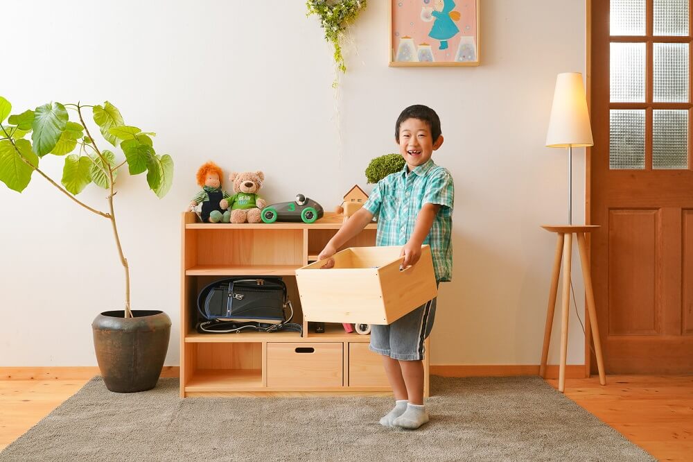 絵本や雑誌・小物の収納にはこれ1台 おもちゃと道具の多様棚