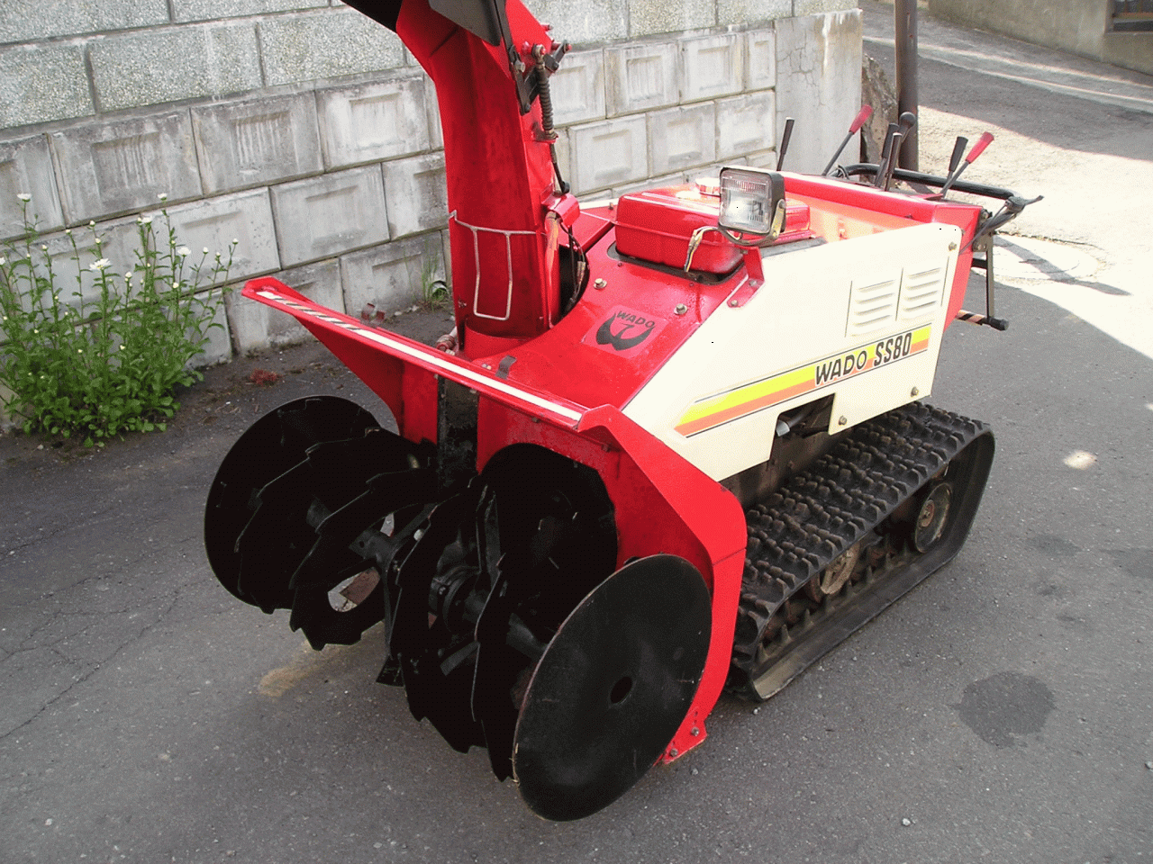 除雪機 ワドー8馬力除雪機 SS 80 押す力強い除雪機です｜除雪だよ