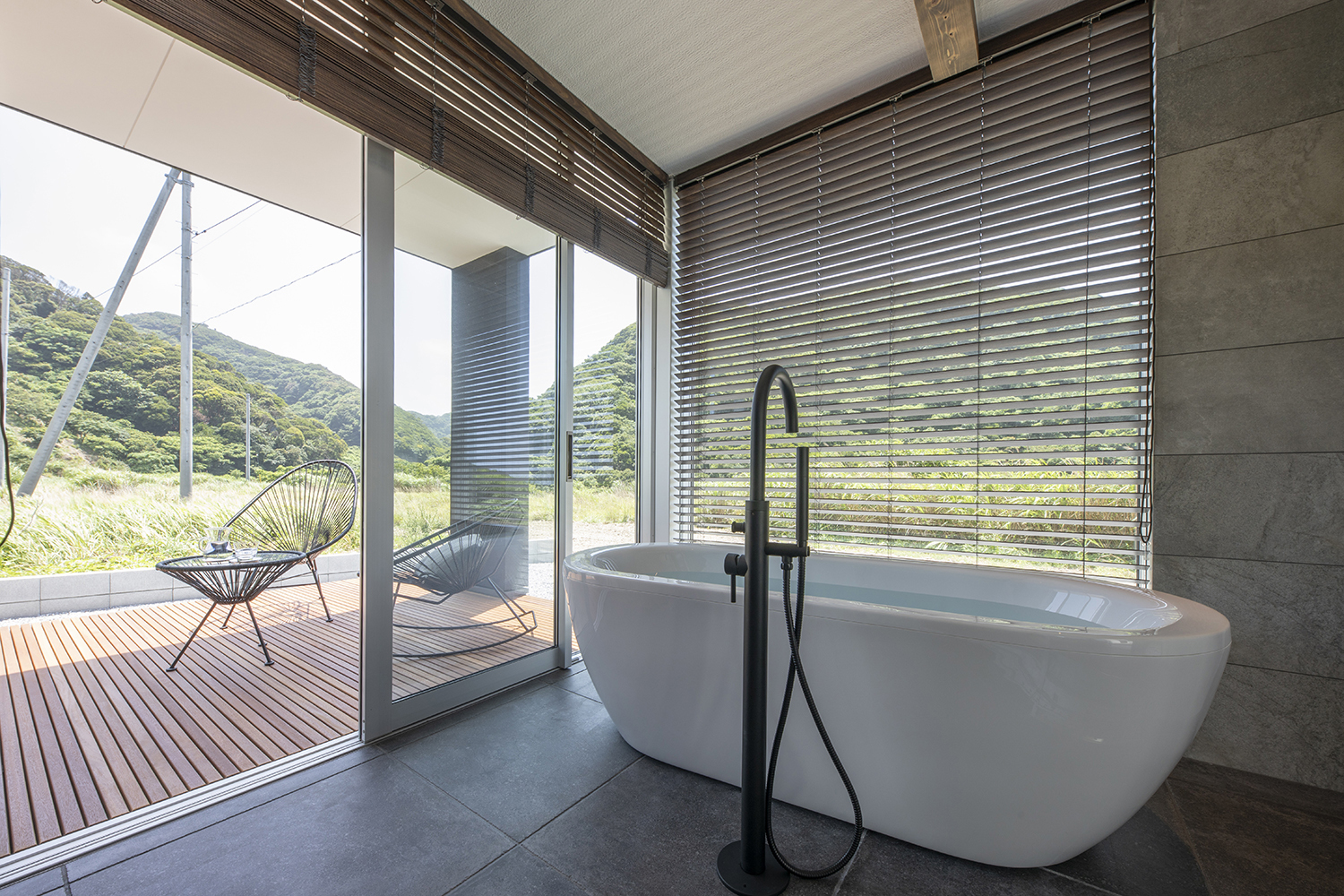 千葉県 金谷の別荘｜美しいデザインの洗面ボウルならセラトレーディング