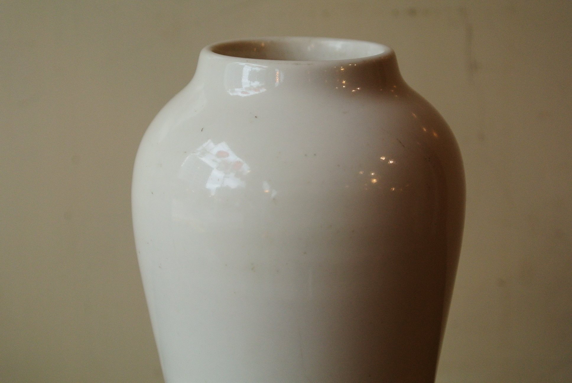 小樽窯 白勢栄悦 白磁小花瓶 - アンティーク雑貨・古道具の札幌