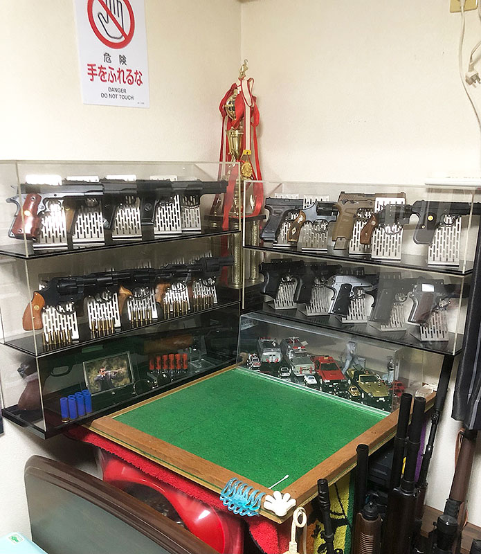 モデルガン専用アクリルケース｜ お客様活用事例 40192816｜ アクリ屋