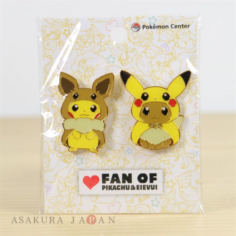 Pokemon Center 2018 FAN OF PIKACHU & EEVEE Poncho Pin Badge Pins