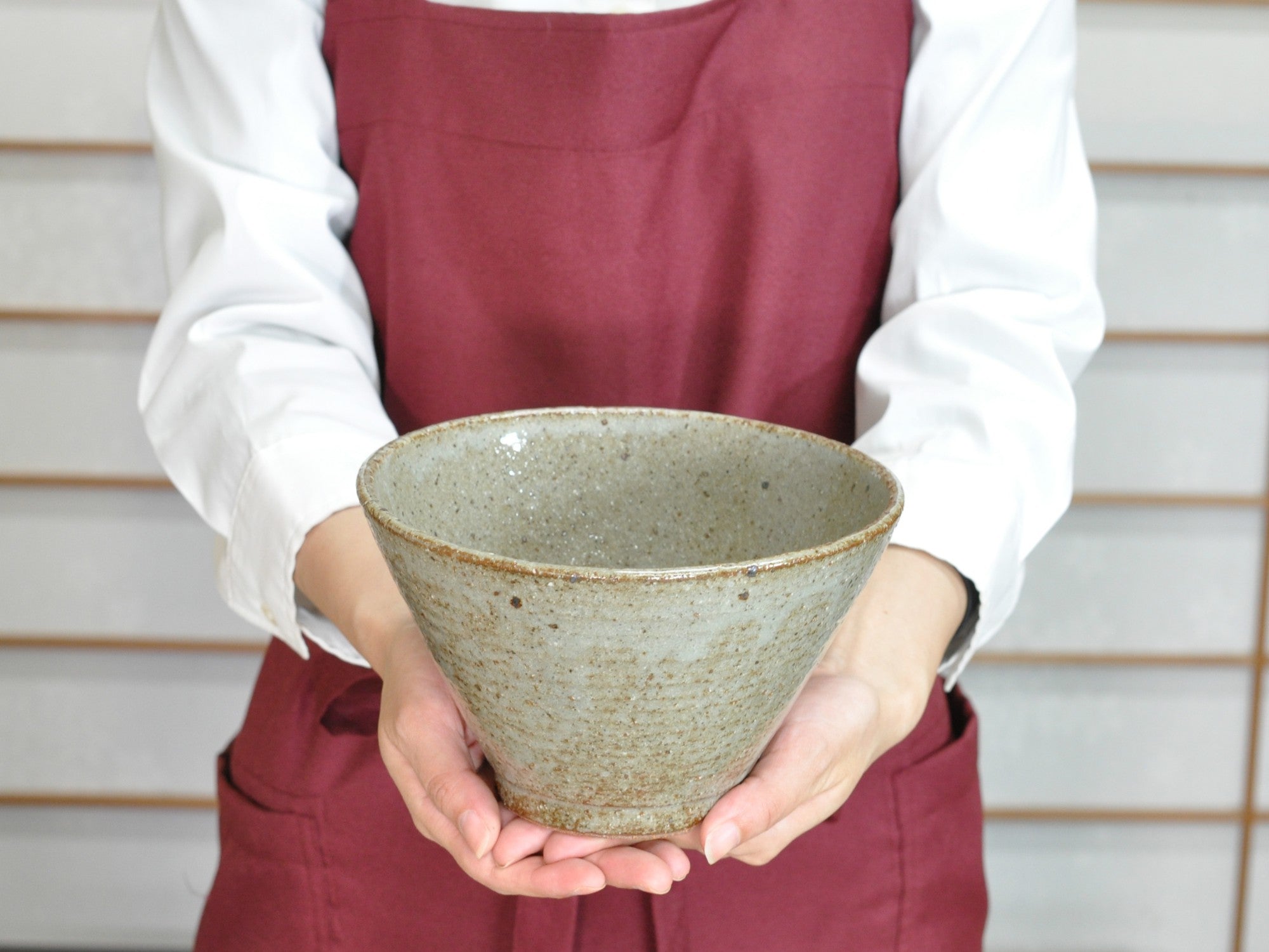 美濃焼 盆栽鉢 丸反型 6号 灰釉 幅18cm×高さ11cmの販売｜盆栽妙 – 盆栽