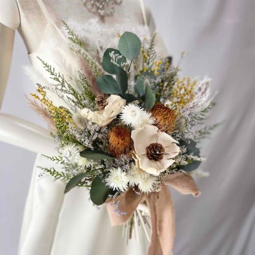 INFINITY / ドライフラワークラッチブーケ57白緑