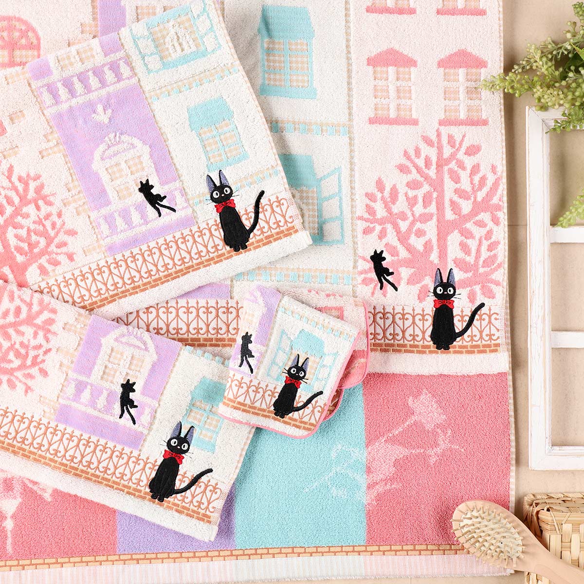 魔女の宅急便 ｢アパートメント｣ バスタオル | どんぐり共和国そらのうえ店