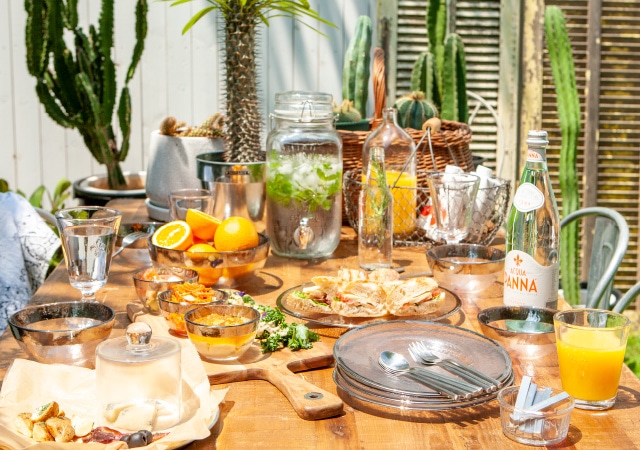 DULTON ONLINE SHOP | SUMMER DINING ー夏の食卓を涼しく彩るテーブル