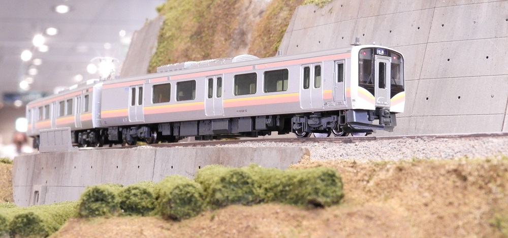 KATO鉄道模型オンラインショッピング E129系0番台 4両セット: □現在