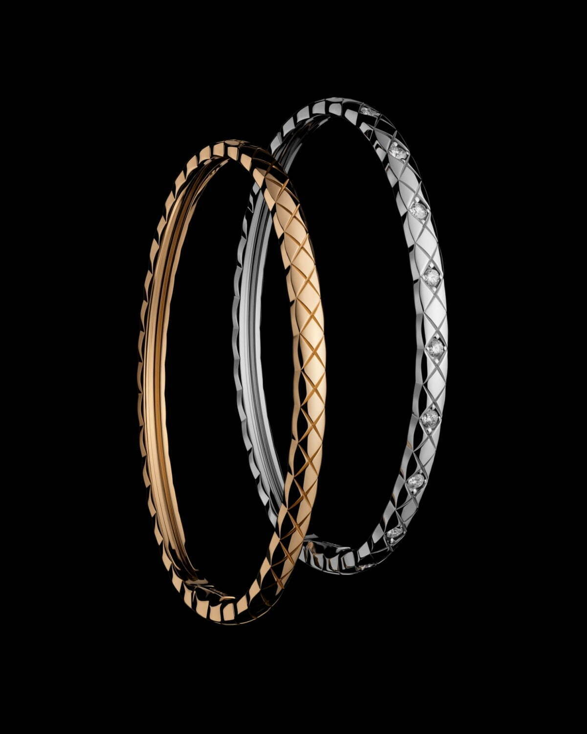 シャネル「ココ クラッシュ」新作ミニブレスレット、細身のゴールドに