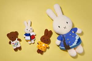 ゴッホ《星月夜》ドレスのミッフィー編みぐるみ、50cm超の限定サイズが