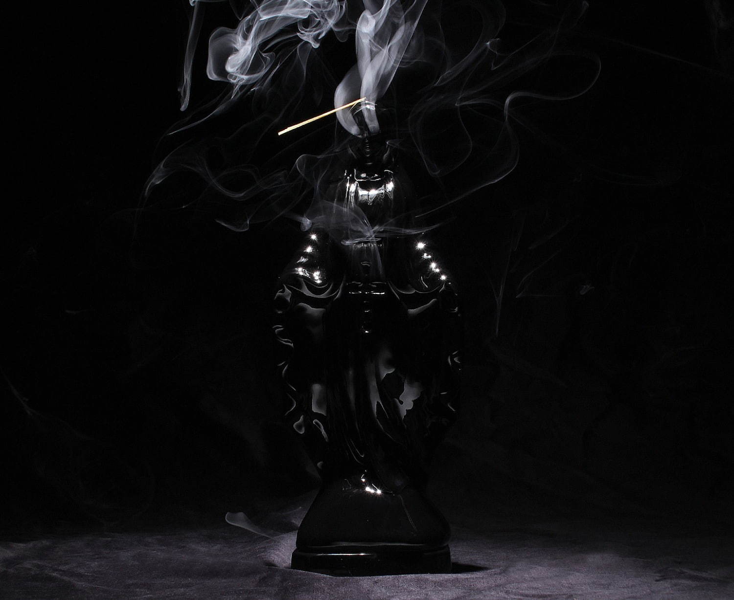 ワコマリア“マリア像”モチーフのお香立て、ブラックカラーの新色が登場