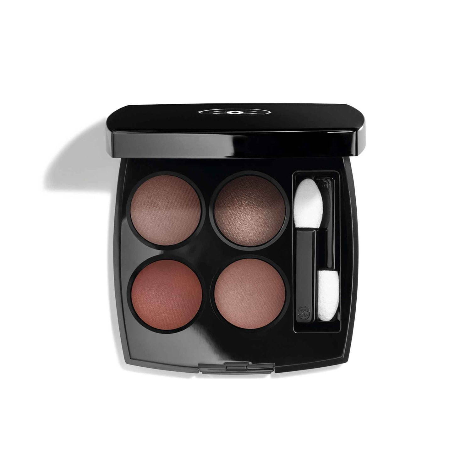 シャネル初の“3D”マスカラ、人気アイシャドウ＆アイライナーに