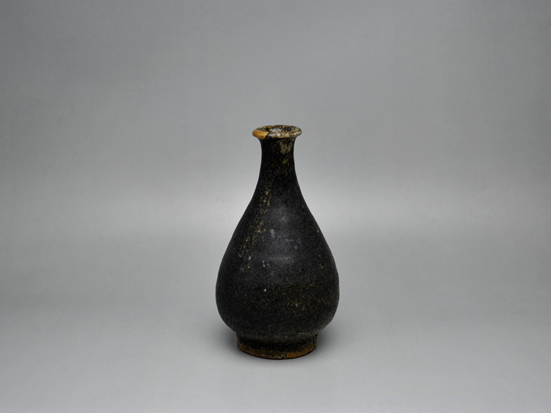 中上 ///NAKAGAMI - 黒高麗徳利 | 古美術品専門サイト fufufufu.com