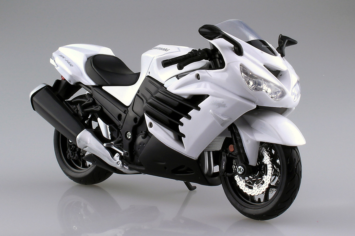 アオシマから、Ninja ZX-10RやZX-6R、ZX-14Rの1/12完成模型が登場