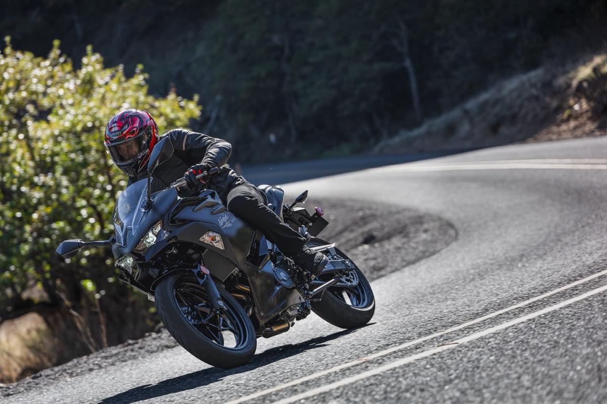 新型Ninja500/Z500登場】451cc化で53PS！価格は90万円以下、2026年2月