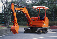 国内向けミニバックホーのボディカラーに「クボタオレンジ」を採用