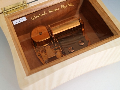 熊野洞ではオルゴール・木のバッグなどこだわりの作品を制作しております