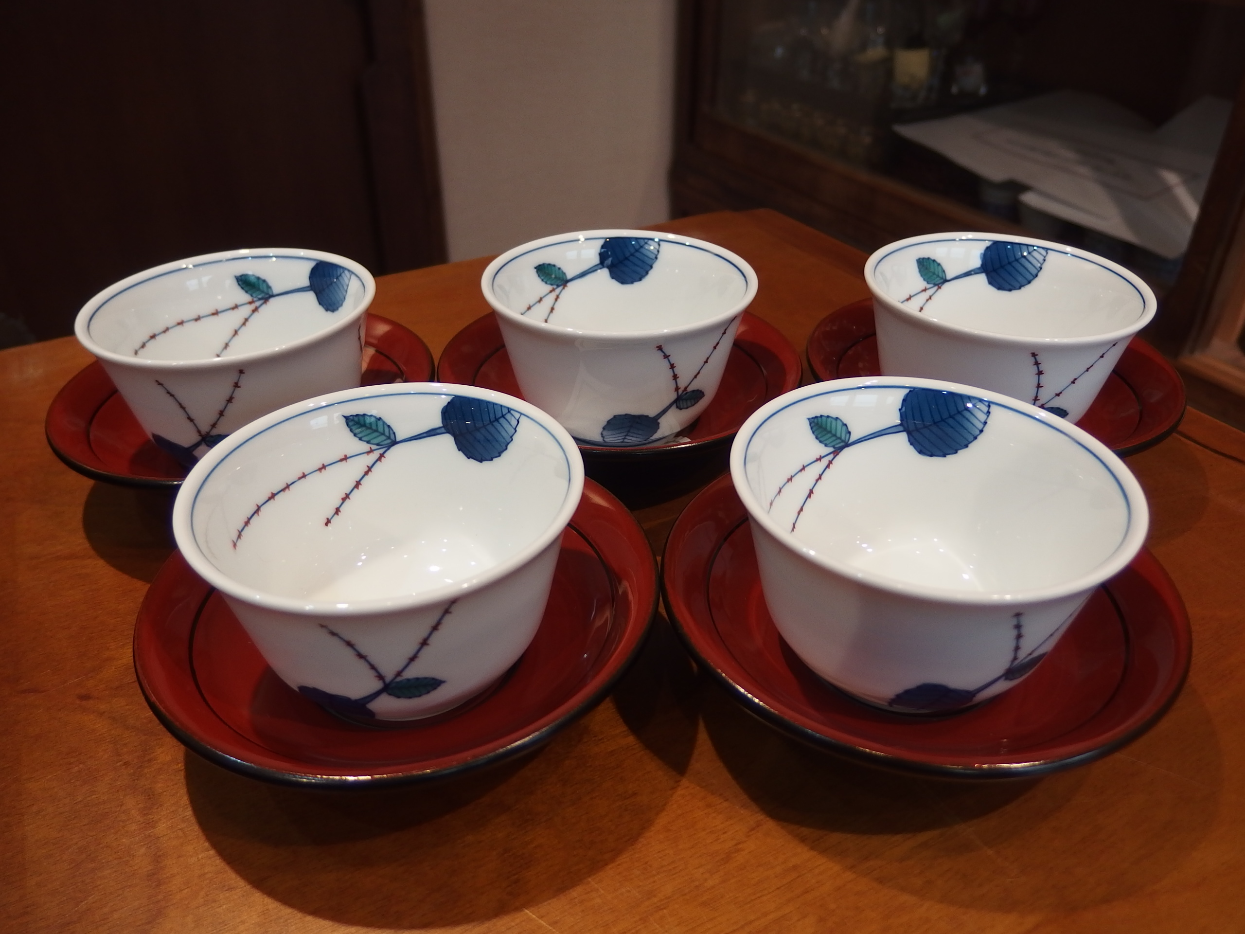 舘林喜助は有田焼「源右衛門窯」五代舘林源右衛門の三男に当たる