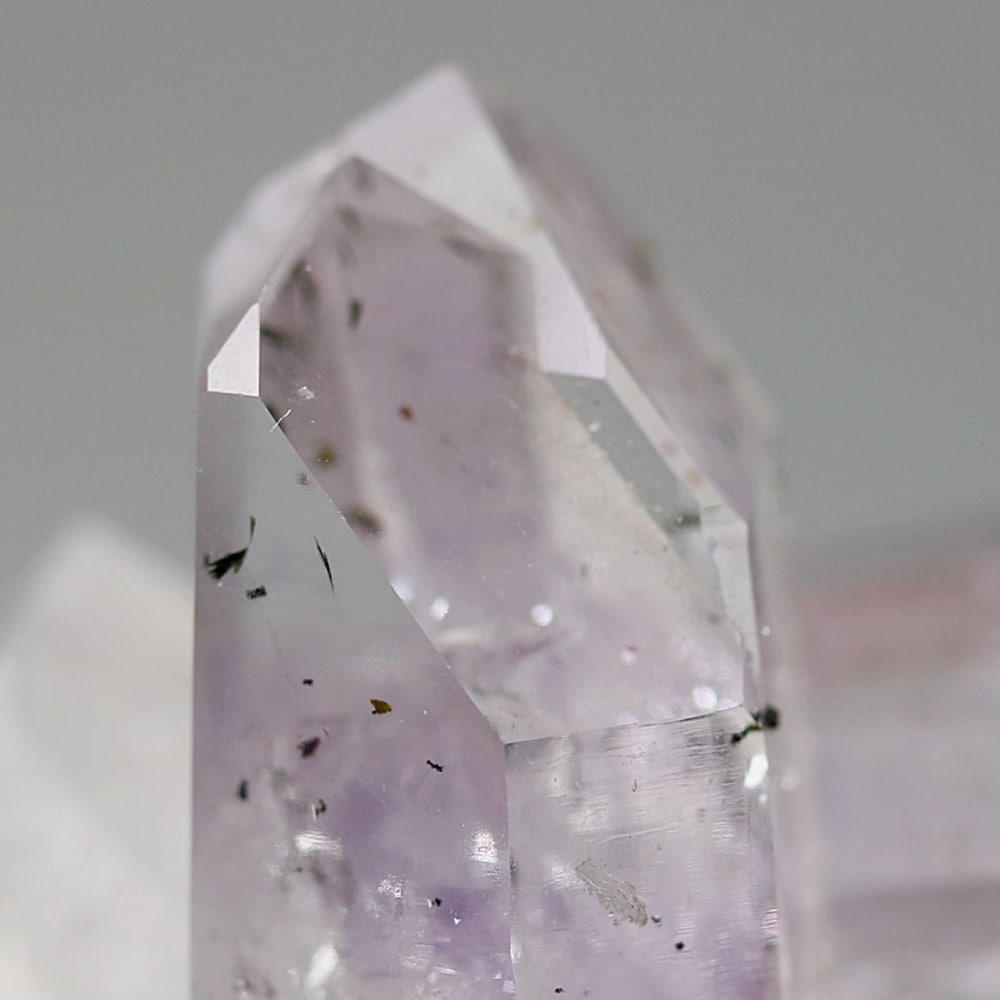 高品質]ナミビア共和国ブランドバーグ産ファントムアメジスト原石