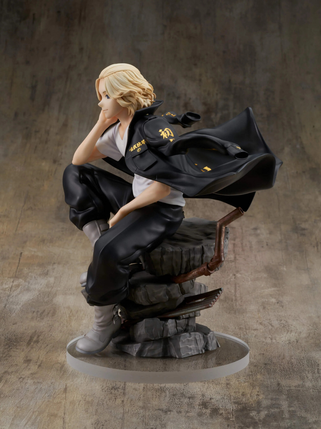 廃墟にたたずみ不敵に笑うマイキーがカッコいい！「東京リベンジャーズ