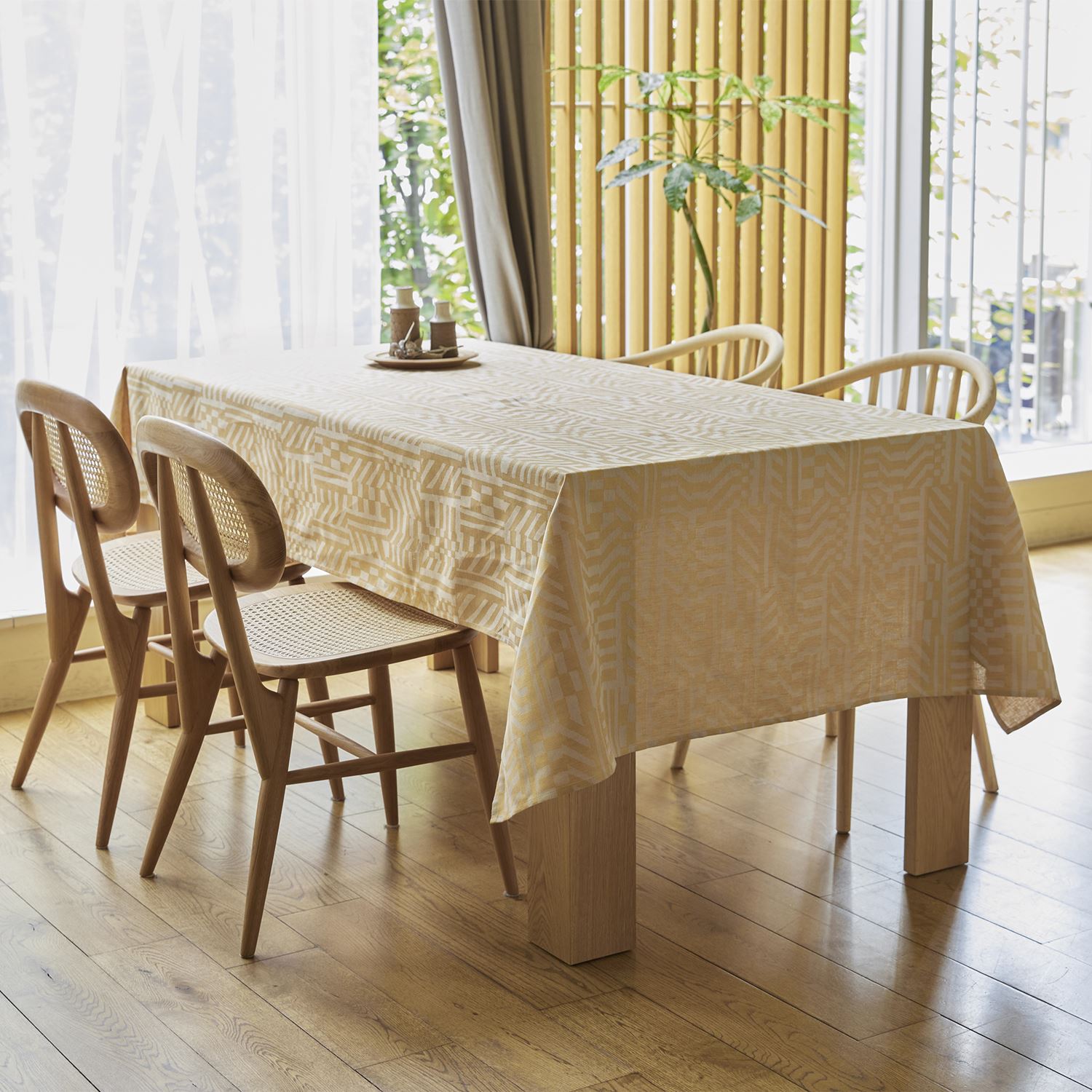 ☆【数量限定】柚木沙弥郎デザイン テーブルクロス 140×240 シマウマ